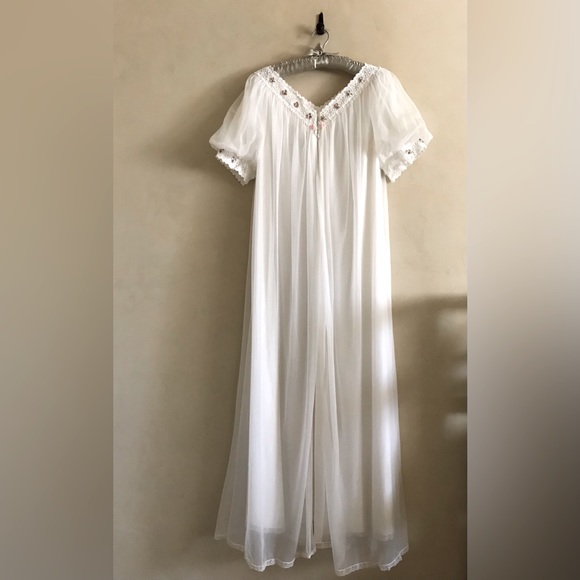 Vintage 1950s White Peignoir Set - Picture 7 of 14